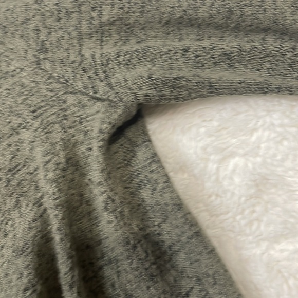 Green‎ Vanity Cardigan - Picture 4 of 4